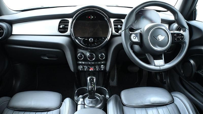 Used Mini Cooper Exclusive 134 HP (98 kW) 2023 Black Hatchback