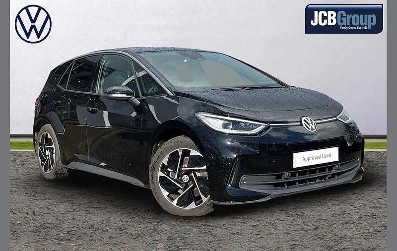 Black Used 2024 VW ID.3 Pro Hatchback | £23,990 (Expensive) - Image 1/4