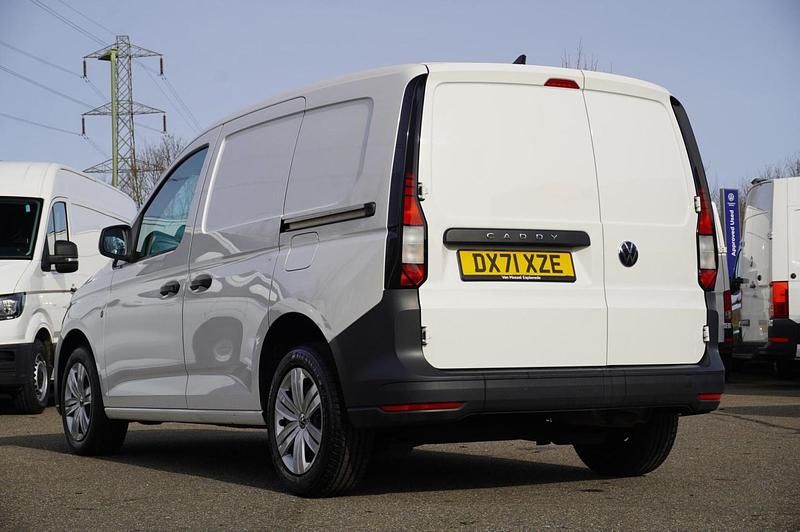 Begagnad VW Caddy 114 HK (83 kW) 2021 Vit Minibuss