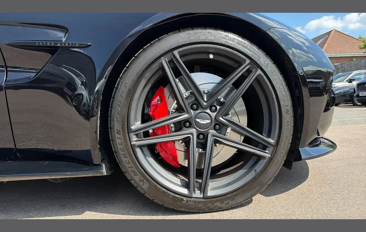 New Aston Martin Vantage 655 HP (481 kW) 2025 Black Coupe