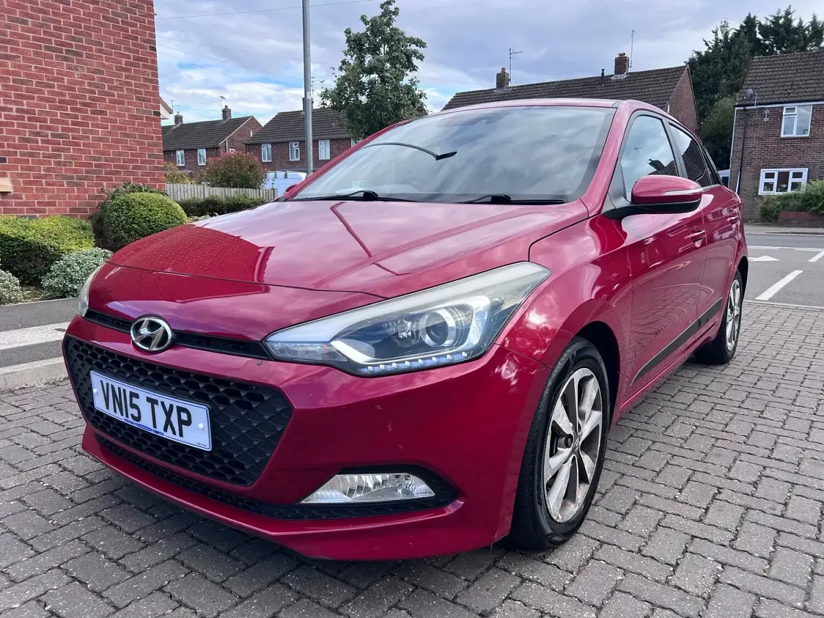 Used Hyundai i20 Premium 2015 Red Hatchback