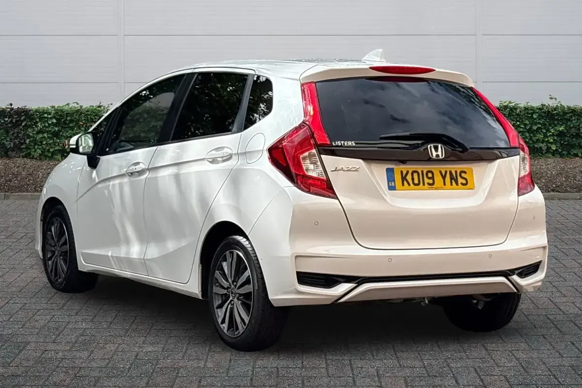 Used Honda Jazz EX 102 HP (75 kW) 2019 White Hatchback
