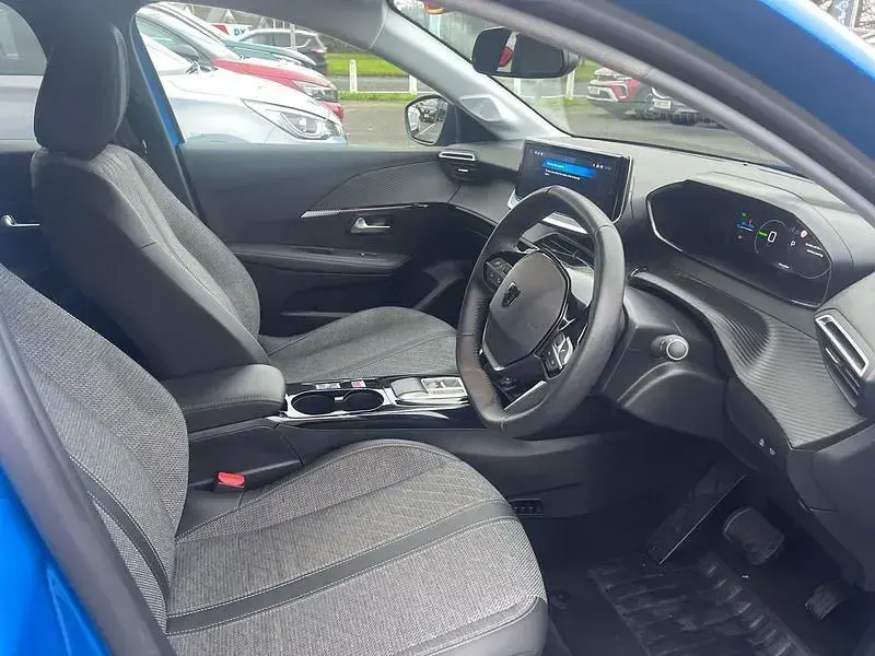 New Peugeot e-208 Allure 100 kW (136 HP) 2025 Vertigo blue Hatchback