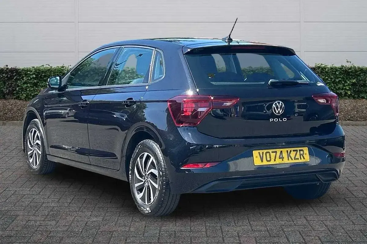 Used VW Polo Life 95 HP (69 kW) 2024 Black Hatchback
