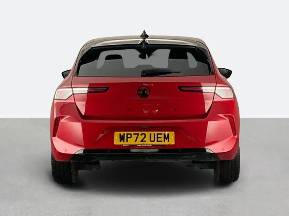 Used Vauxhall Astra GS Line 130 HP (95 kW) 2022 Red Hatchback
