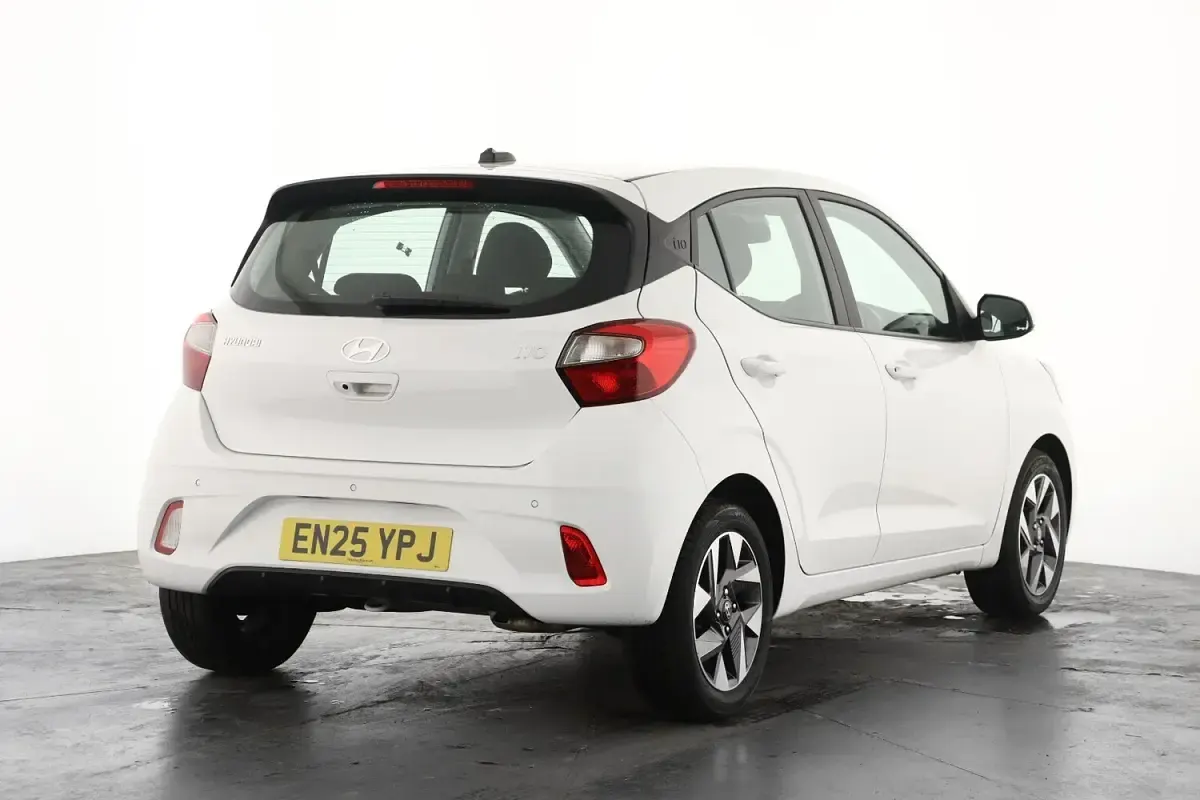 Used Hyundai i10 Advanced 2025 White Hatchback