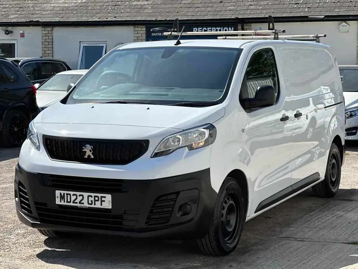 Käytetty Peugeot Expert Premium 2022 Valkoinen Van