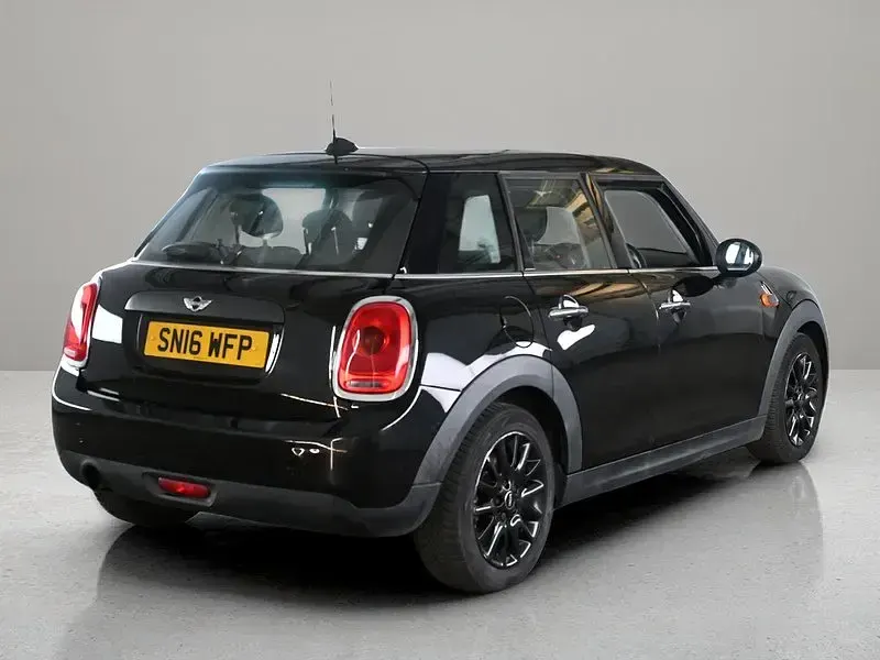 Used Mini ONE Hatch 102 HP (75 kW) 2016 Black Hatchback