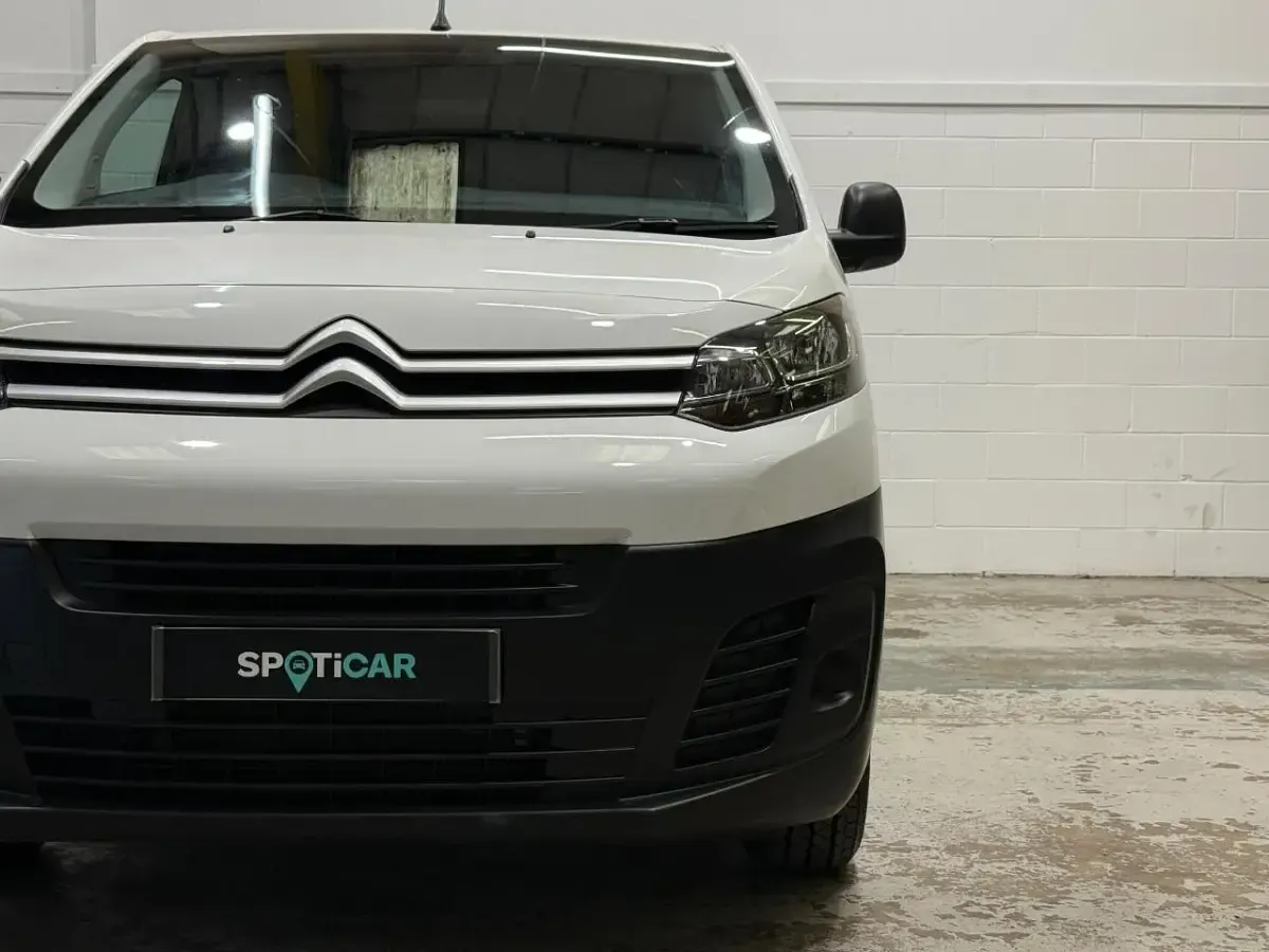 Used Citroën Dispatch 98 kW (134 HP) 2022 White MPV