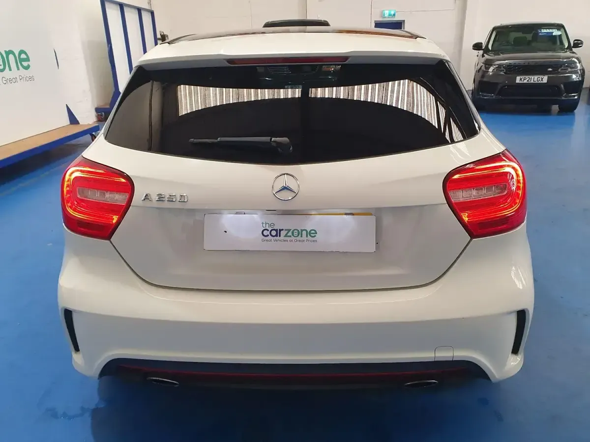 Usado Mercedes A250 AMG 2013 Branco Citadino