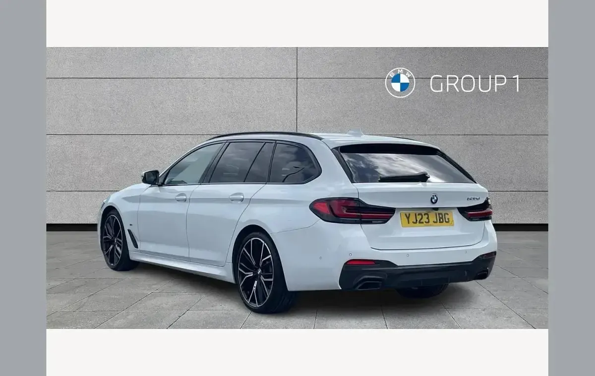 Used BMW 520 M Sport 187 HP (137 kW) 2023 White Estate