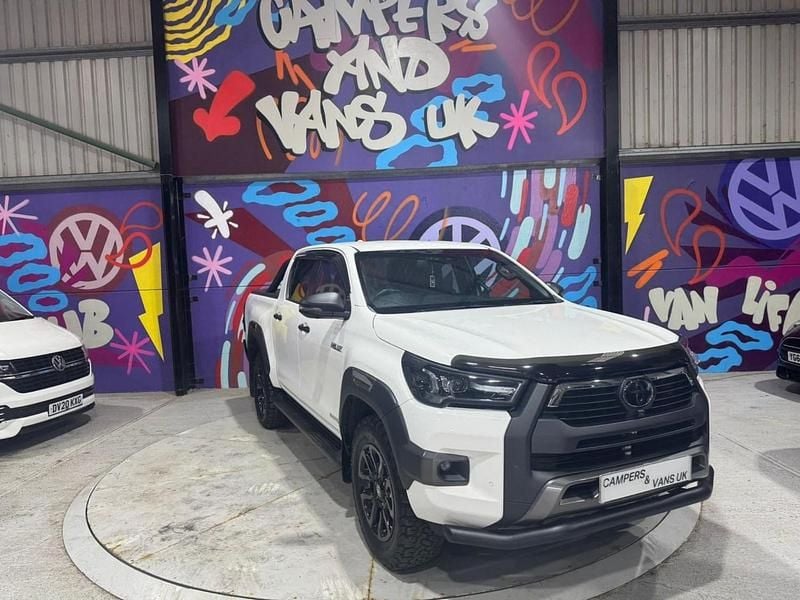 Used Toyota HiLux 201 HP (147 kW) 2022 White Pickup