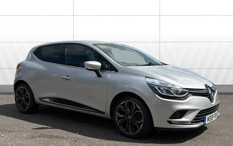 Used Renault Clio Iconic 90 HP (66 kW) 2019 Hatchback