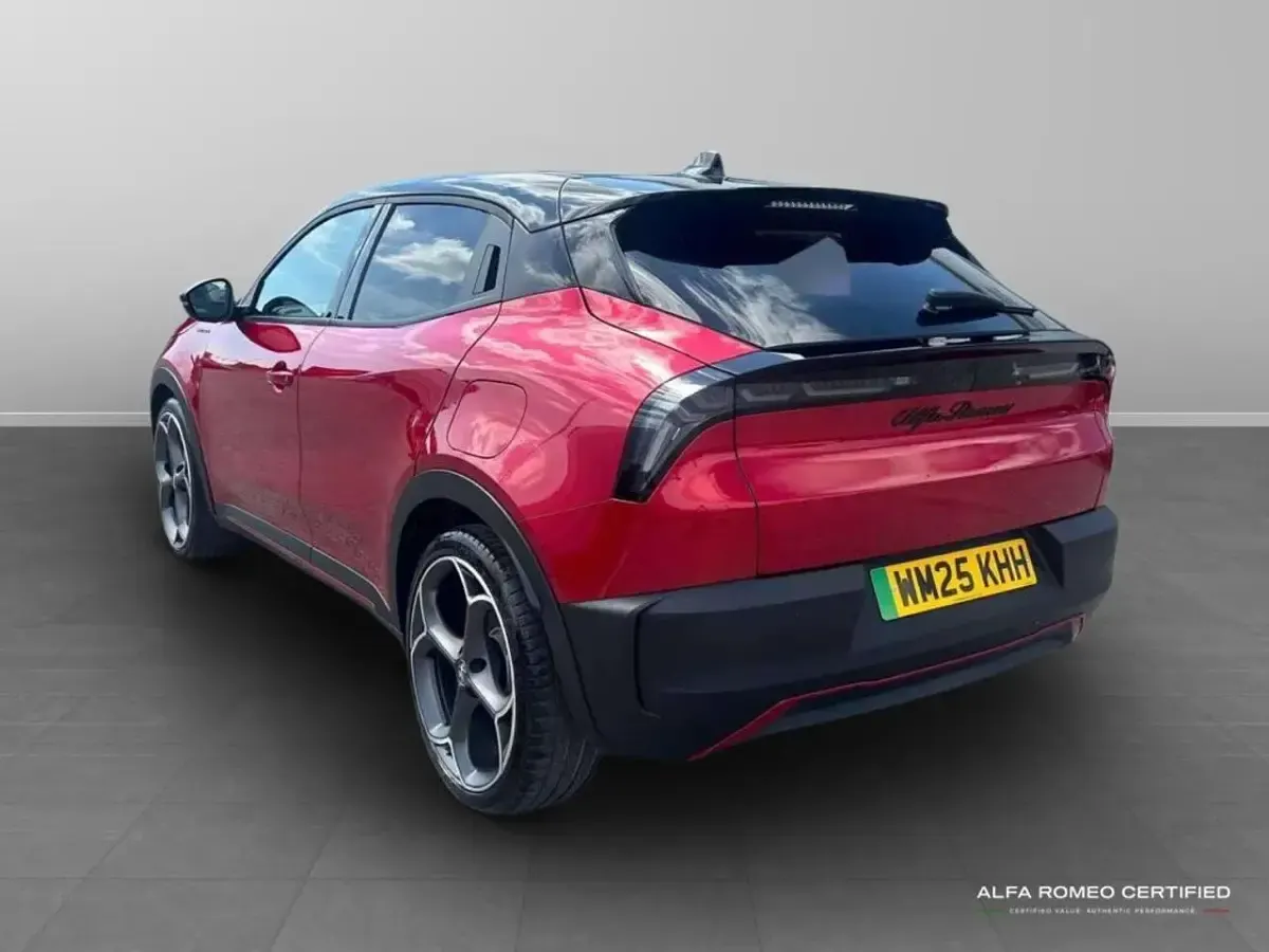 Used Alfa Romeo Junior Veloce 202 kW (276 HP) 2025 Red SUV