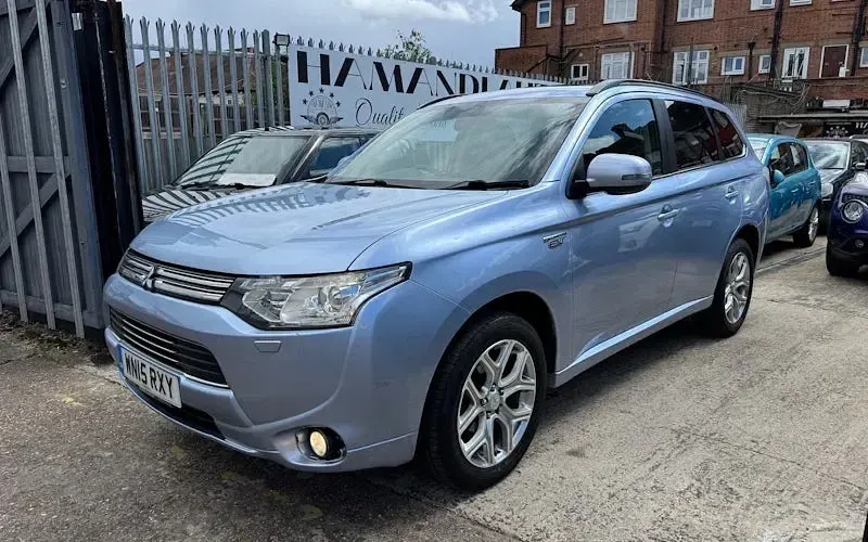 Used Mitsubishi Outlander P-HEV 200 HP (147 kW) 2015 Estate