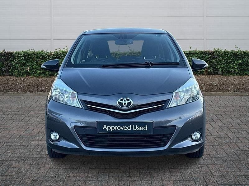 Used Toyota Yaris Multidrive S 2014 Grey Hatchback