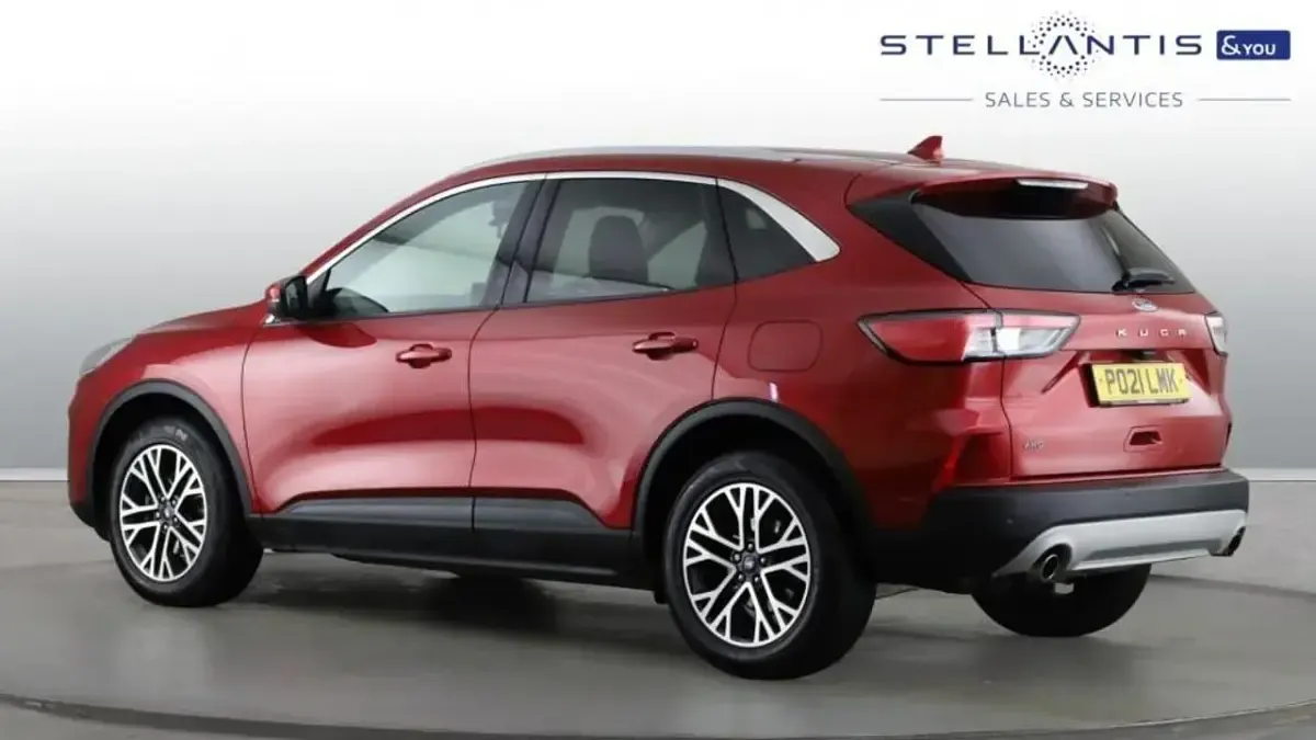 Used Ford Kuga Titanium 187 HP (137 kW) 2021 Red SUV