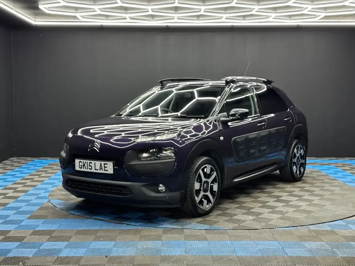 Used Citroën C4 Cactus Flair 2015 Mauve/purple Hatchback