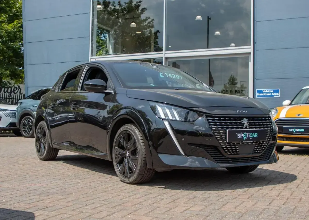 Used Peugeot 208 GT 99 HP (72 kW) 2023 Black Hatchback