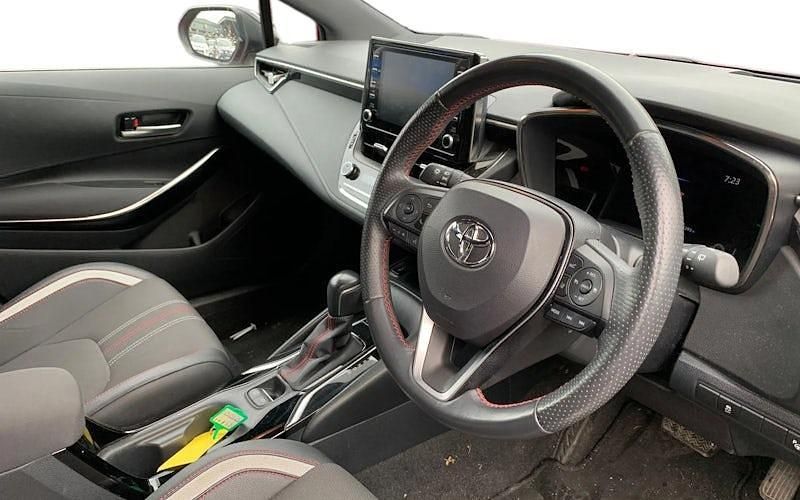 Used Toyota Corolla Sport 122 HP (89 kW) 2021 Red Hatchback