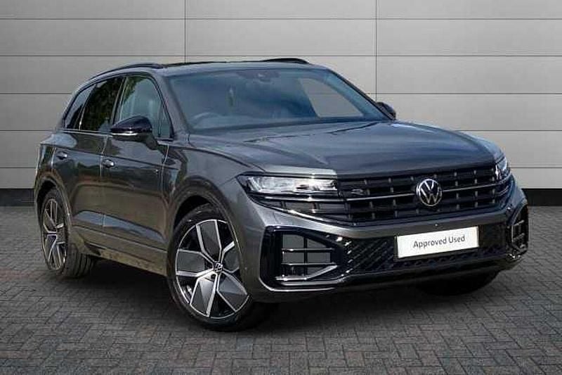 Silicon grey Used 2025 VW Touareg Black Edition SUV | £52,895 (Fair price) - Image 1/4