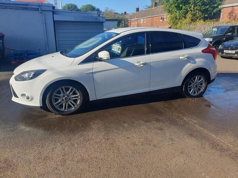 Used Ford Focus Titanium 2013 White Hatchback