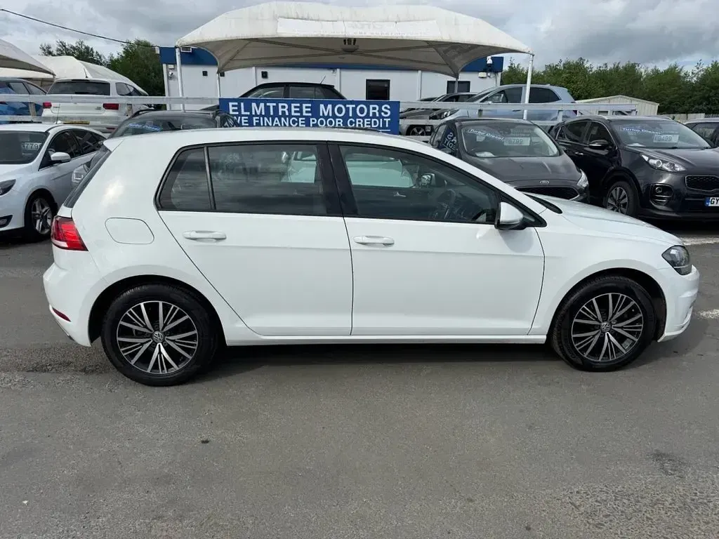Used VW Golf VII Edition 125 HP (91 kW) 2018 White Hatchback