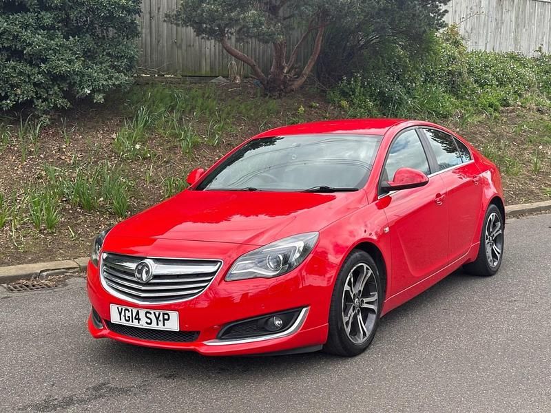 Used Vauxhall Insignia Edition 163 HP (119 kW) 2014 Red Hatchback