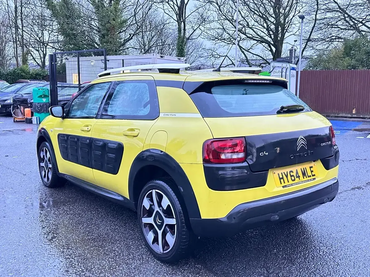 Używany Citroën C4 Cactus Feel 100 KM (73 kW) 2014 Żółty Hatchback