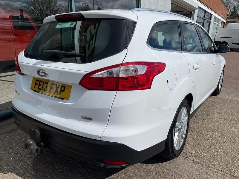 Used Ford Focus Titanium 125 HP (91 kW) 2013 White Estate