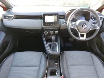 Used Renault Clio V Techno 143 HP (105 kW) 2024 Red Hatchback