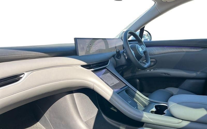 Novo MG IM6 553 kW (752 HP) 2025 SUV