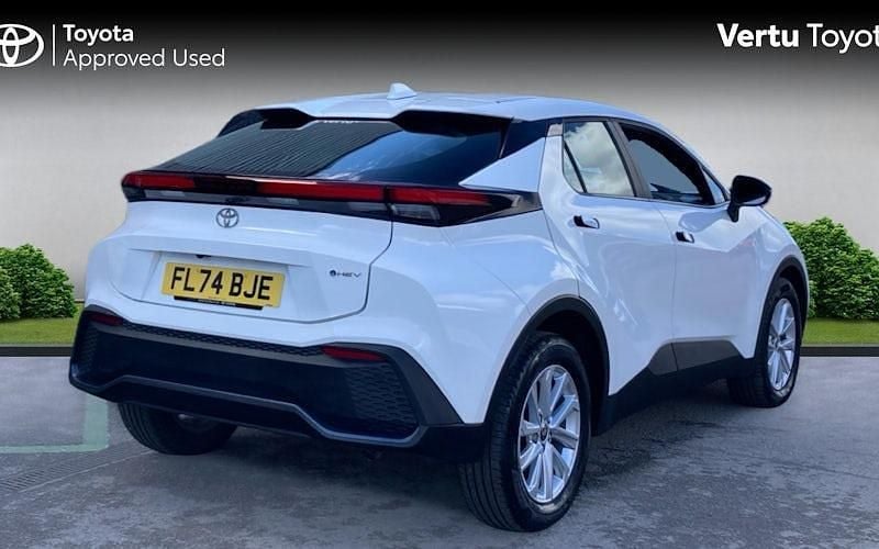 Begagnad Toyota C-HR 140 HK (102 kW) 2026 SUV