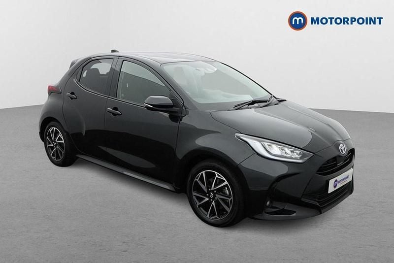 Black Used 2022 Toyota Yaris Hybrid Design Hatchback | £16,799 (Fair price) - Image 1/4