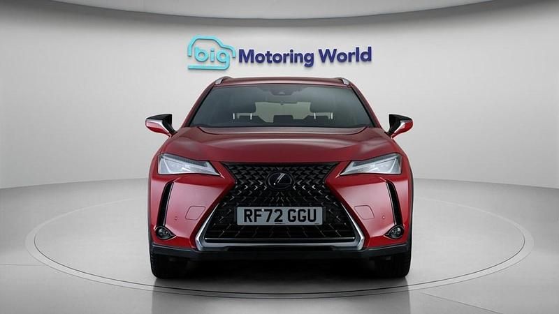 Usado Lexus UX 300e 150 kW (204 HP) 2022 SUV
