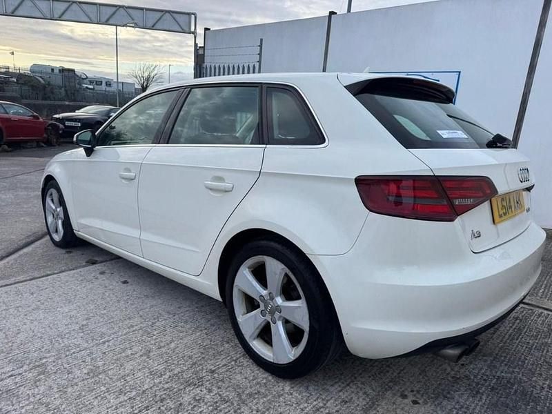 Used Audi A3 Sportback Sport 122 HP (89 kW) 2014 White Hatchback