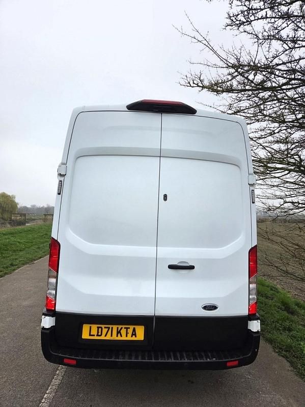Used Ford Transit Trend 130 HP (95 kW) 2021 White Van
