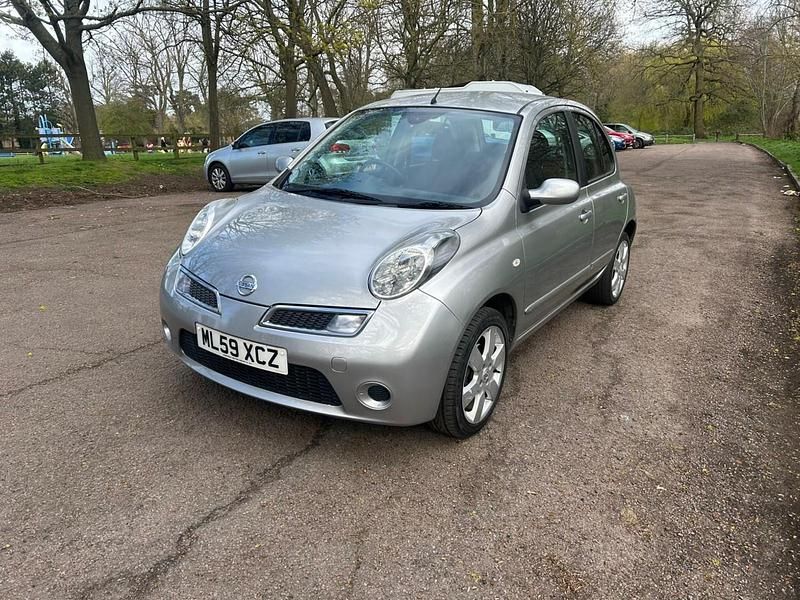 Usado Nissan Micra Tekna 2009 Prateado Citadino