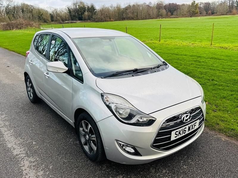 Used Hyundai ix20 SE 90 HP (66 kW) 2016 Silver Hatchback