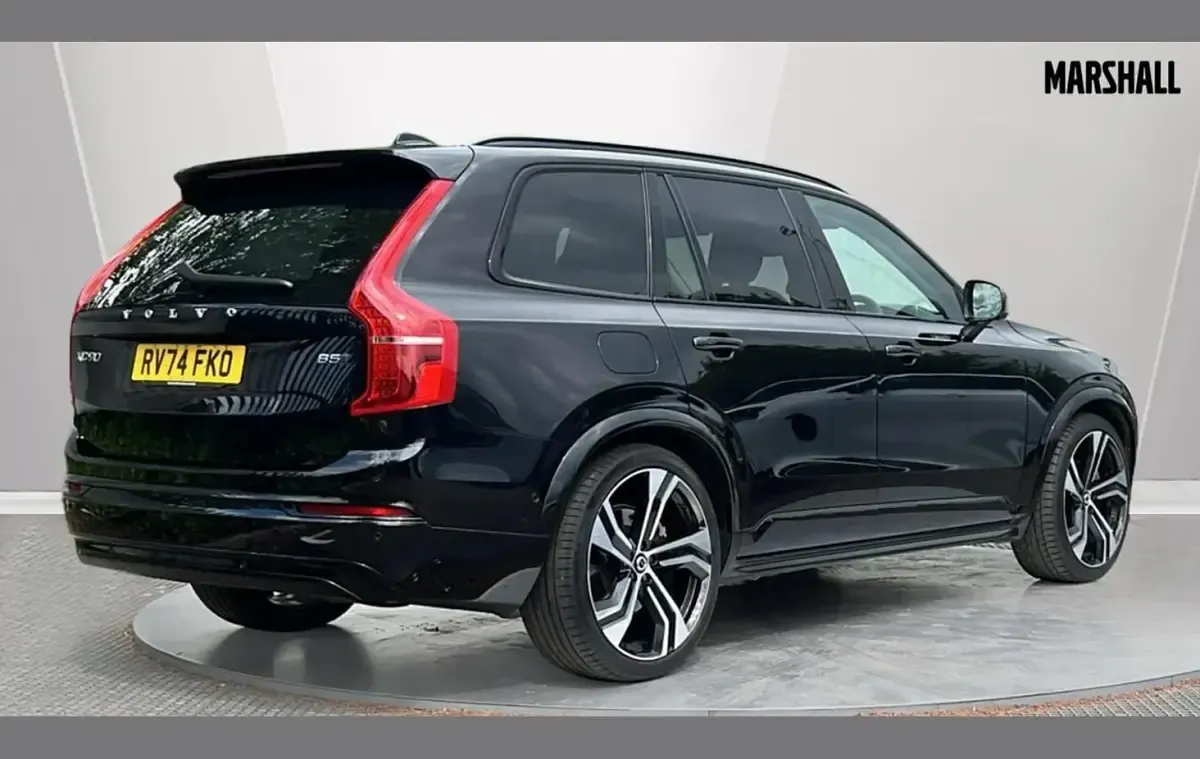 Used Volvo XC90 Ultra 455 HP (334 kW) 2025 Metallic  onyx black SUV