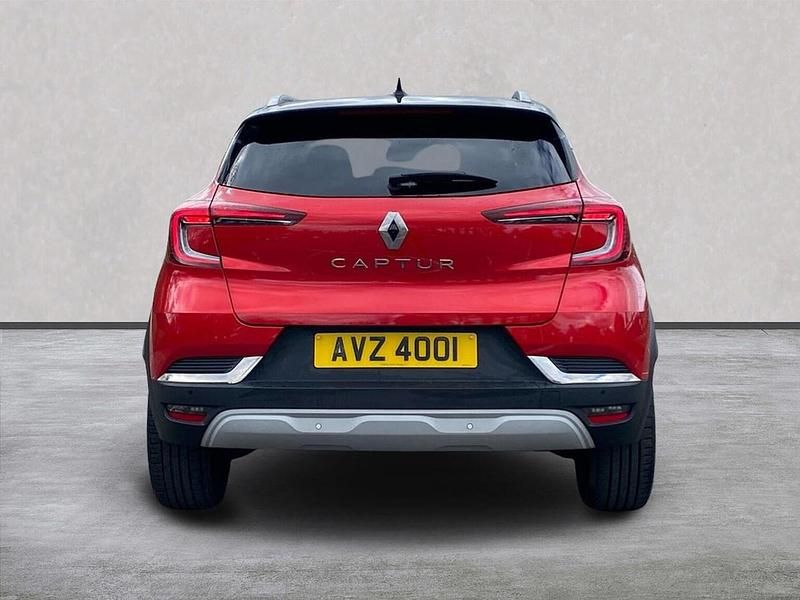 Used Renault Captur Techno 140 HP (102 kW) 2023 Red SUV