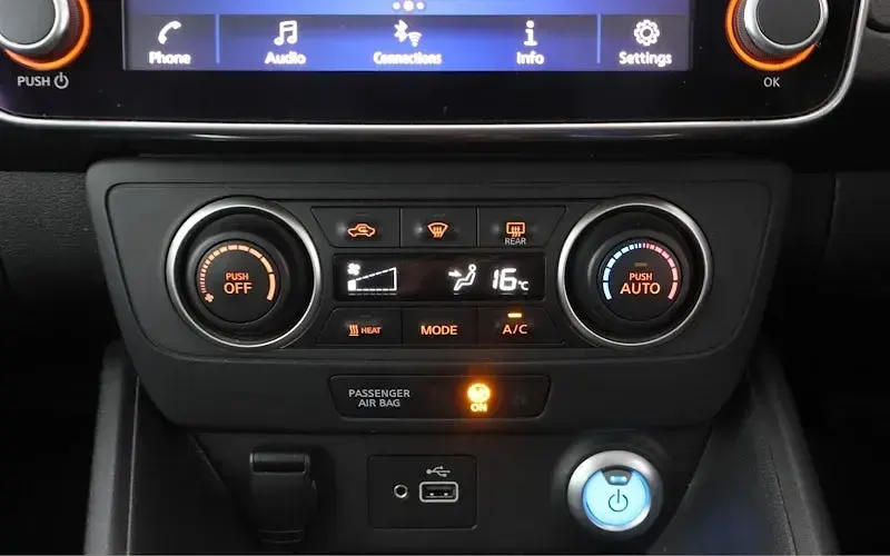 Used Nissan Leaf Acenta 110 kW (150 HP) 2022 Grey Hatchback