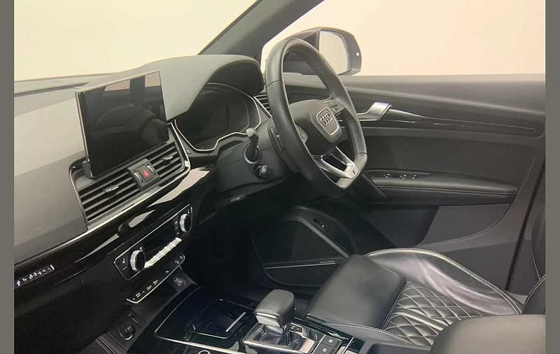 Used Audi Q5 Comfort 261 HP (191 kW) 2023 Blue SUV