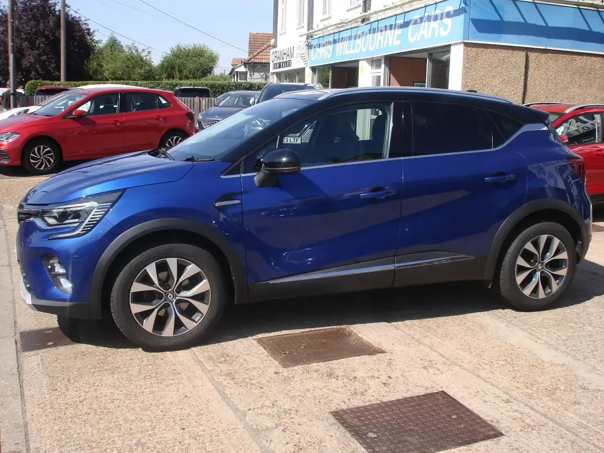 Used Renault Captur Bose Edition 2021 Iron blue metallic under gloss black roof line SUV