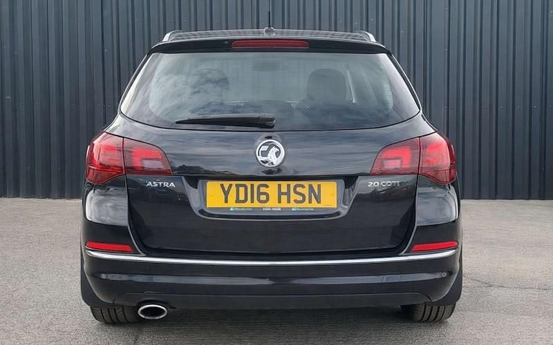 Used Vauxhall Astra Elite 165 HP (121 kW) 2015 Estate