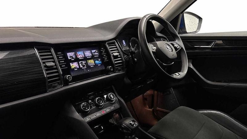 Used Skoda Kodiaq SE L 150 HP (110 kW) 2021 Race blue metallic SUV