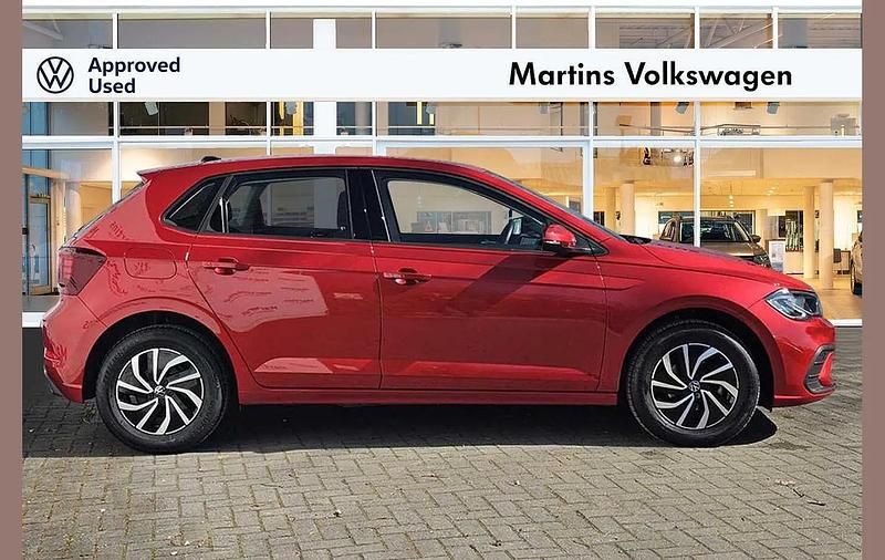 Used VW Polo Life 95 HP (69 kW) 2023 Red Hatchback