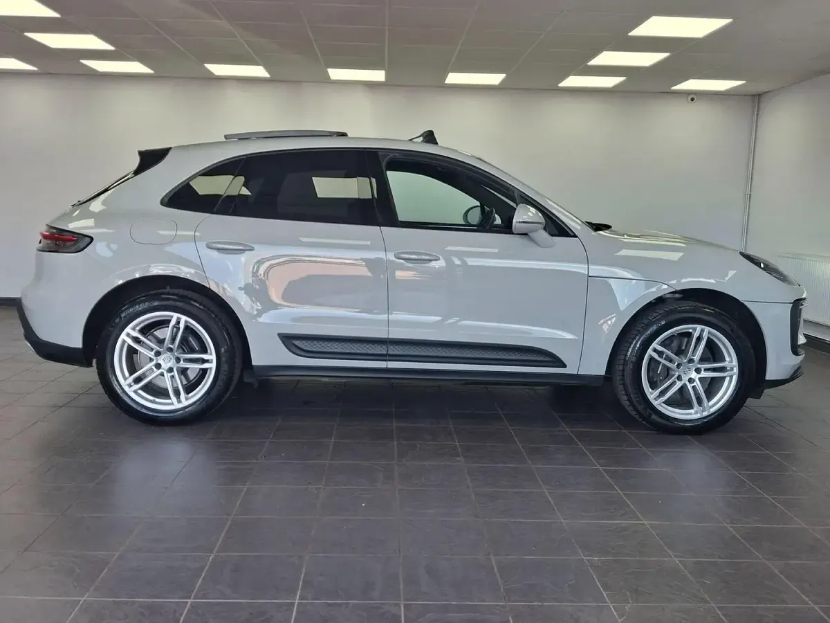 Used Porsche Macan 265 HP (194 kW) 2022 Grey SUV