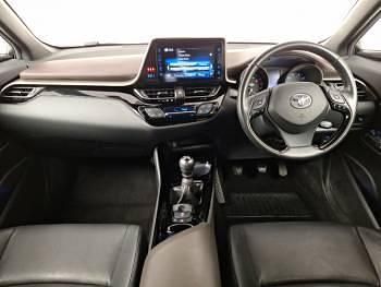 Used Toyota C-HR 115 HP (84 kW) 2019 Silver SUV
