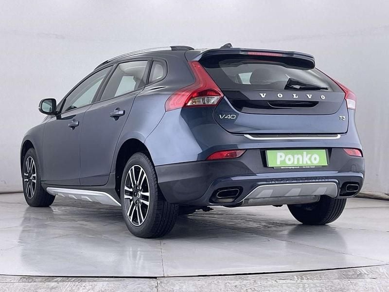 Used Volvo V40 2016 Blue Hatchback